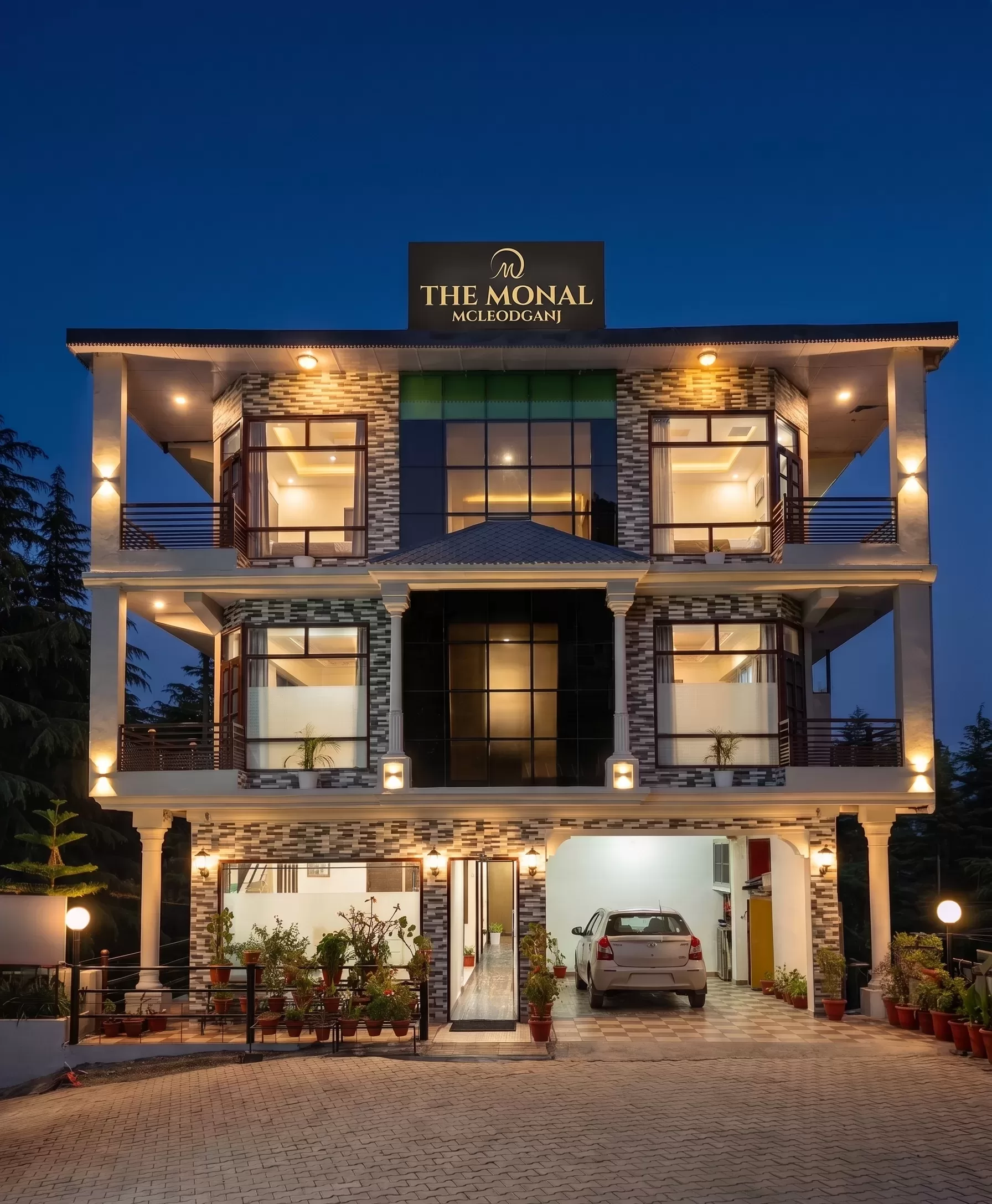 The Monal McLeodganj — rooftop restaurant with Dhauladhar views, parking
